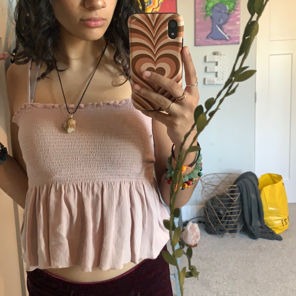 pink top